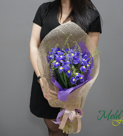 Bouquet of violet irises photo 394x433